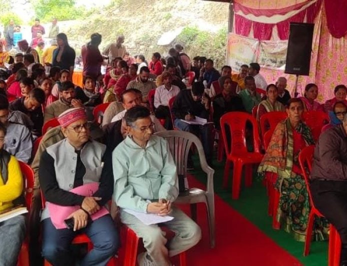 एकेश्वर विकासखंड के बंठोली में लगा जन-जन की सरकार शिविर