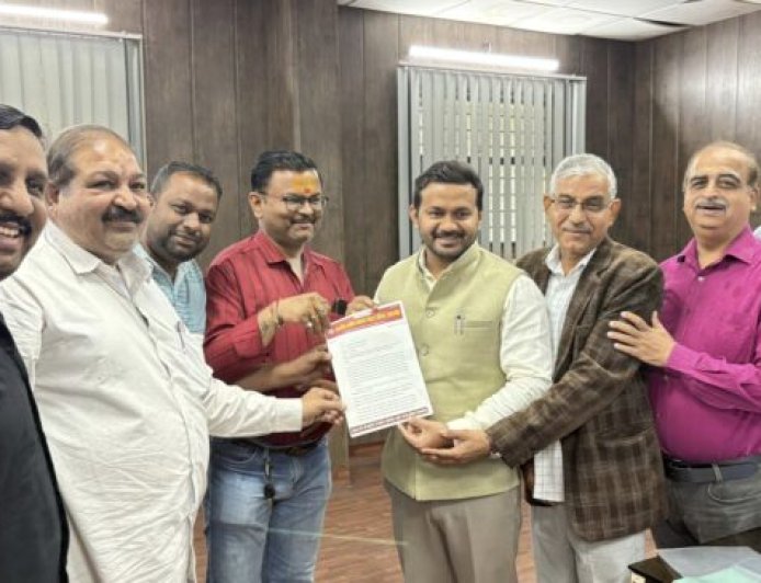 नगर निगम द्वारा थोपे जा रहे यूजर चार्ज के विरुद्ध उद्योग व्यापार मंडल ने खोला मोर्चा : मुख्यमंत्री को सम्बोधित ज्ञापन ज्वांइट मजिस्ट्रेट को सौंपा