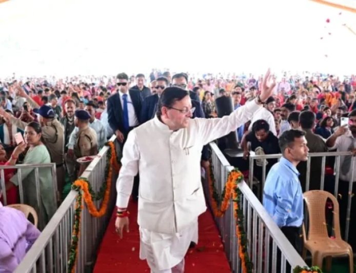 मुख्यमंत्री धामी ने सोमवार को सरकार के चार वर्ष पूरा होने पर परेड ग्राउंड में आयोजित 4 साल बेमिसाल कार्यक्रम को संबोधित किया