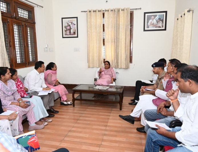 विधानसभा अध्यक्ष ऋतु खण्डूडी भूषण ने ली गैस एजेंसियों की बैठक; कहा- वितरण में लापरवाही बर्दाश्त नहीं