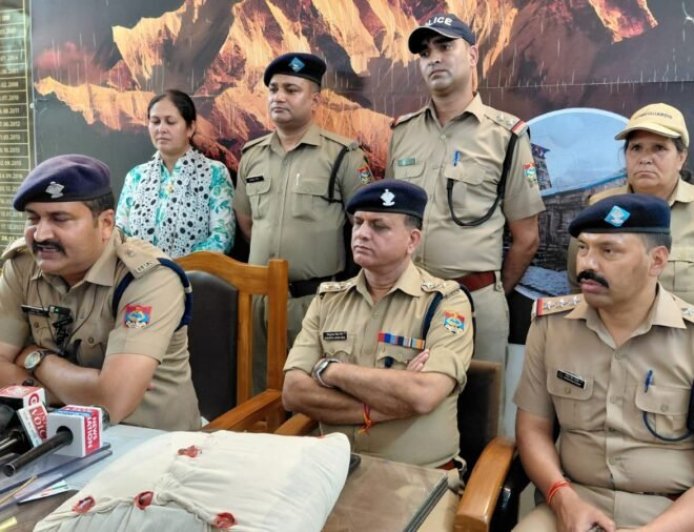 बेवफाई के राज ने ली जान : हरिद्वार में पत्नी और बेटी ने मिलकर की हत्या, सुसाइड दिखाने के लिए मुंह में डाला जहर!