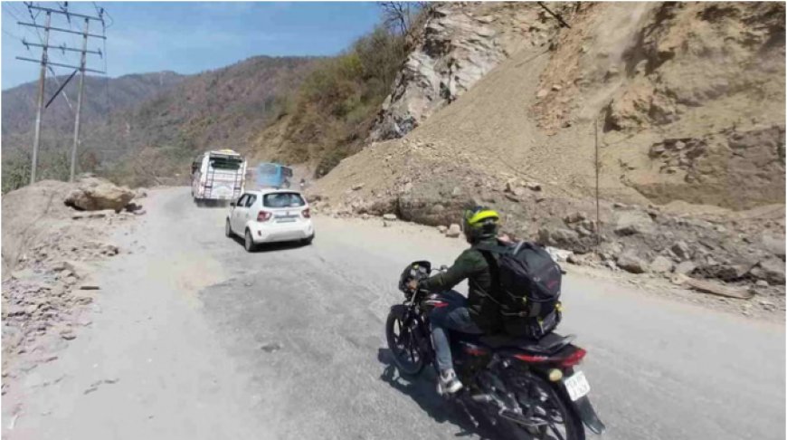 Chamoli: चारधाम यात्रा के लिए ग्रीन कार्ड बनाने का काम शुरू, वाहन चालकों के लिए लगाया गया अलग काउंटर