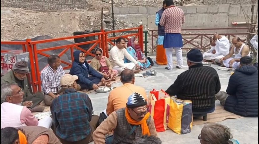 ब्रह्म कपाल में शुरू हुआ पिंडदान