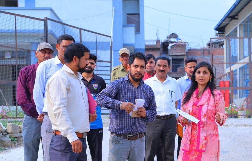 डीएम स्वाति एस. भदौरिया ने शशिधर भट्ट स्पोर्ट्स स्टेडियम का किया निरीक्षण, व्यवस्थाओं में सुधार के लिए दिए सख्त निर्देश