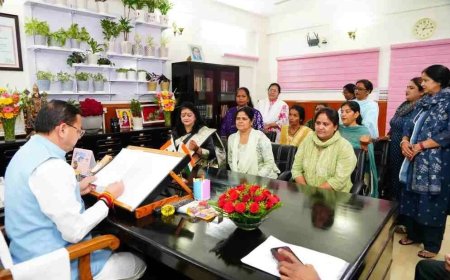 सीएम धामी से मिला आंगनबाड़ी कार्यकत्रियों का प्रतिनिधि मंडल, आश्वासन पर हड़ताल स्थगित