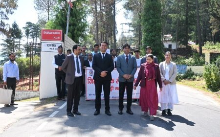 नो व्हीकल डे पर न्यायिक अधिकारियों ने दिया पर्यावरण संरक्षण का संदेश, पैदल पहुंचकर किया जागरुक