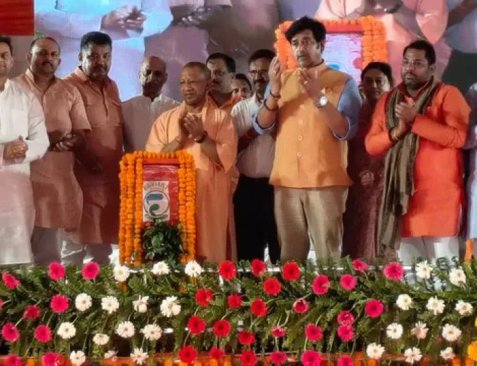 गोरखपुर में 612 करोड़ की परियोजनाओं का लोकार्पण, सीएम योगी ने कहा- बंगाल बनेगा ‘सोनार बांग्ला’