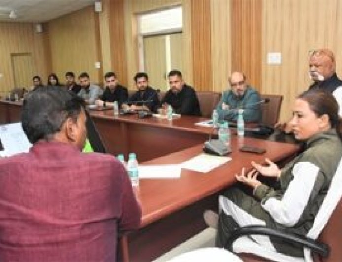 देहरादून में सड़कों की खुदाई पर कंट्रोल, CS ने पिटकुल को दिए काम करने का तरीका बदलने के निर्देश