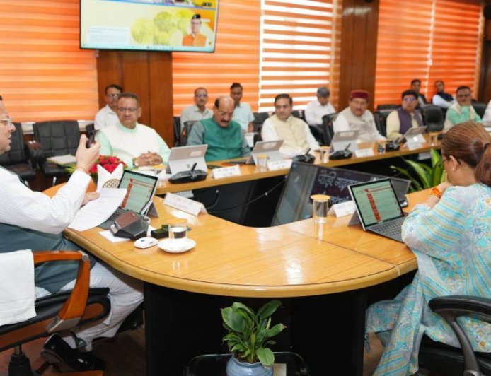 पहाड़ में लागू होगी स्वैच्छिक चकबंदी, होमस्टे मे बन सकेंगे 8 कमरे, जानिए धामी कैबिनेट के बड़े फैसले