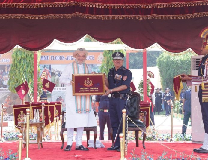 केंदीय गृहमंत्री अमित शाह ने गाजियाबाद एनडीआरएफ को प्रेसिडेंट्स कलर प्रदान किया