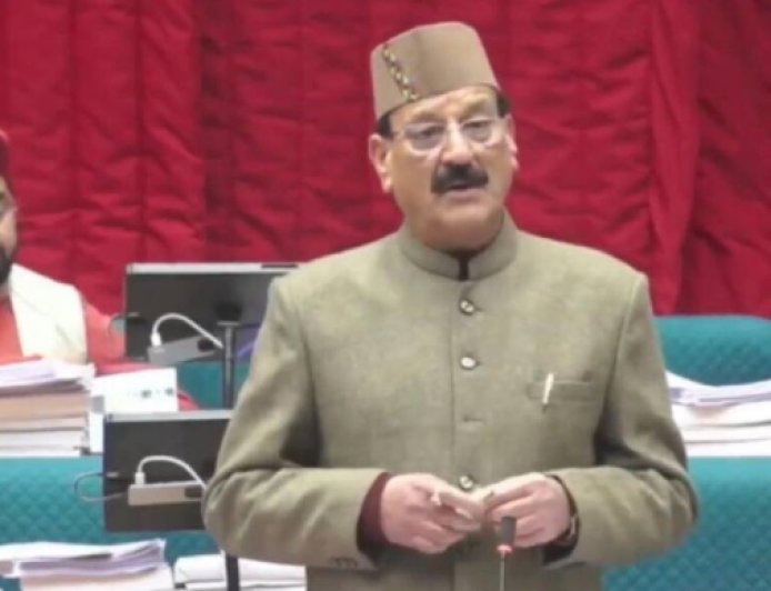 उत्तराखंड विधानसभा में गैस की किल्लत पर भारी हंगामा; सुबोध उनियाल के बयान पर बिफरा विपक्ष