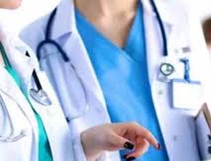 यूपी में स्वास्थ्य विभाग पर बड़ी कार्रवाई! 28 डॉक्टर 15 से ज्यादा अस्पतालों से जुड़े मिले, सत्यापन में खुलासा