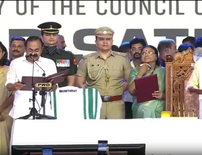 केरल में कांग्रेस की सत्ता में वापसी, वीडी सतीशन ने ली मुख्यमंत्री पद की शपथ