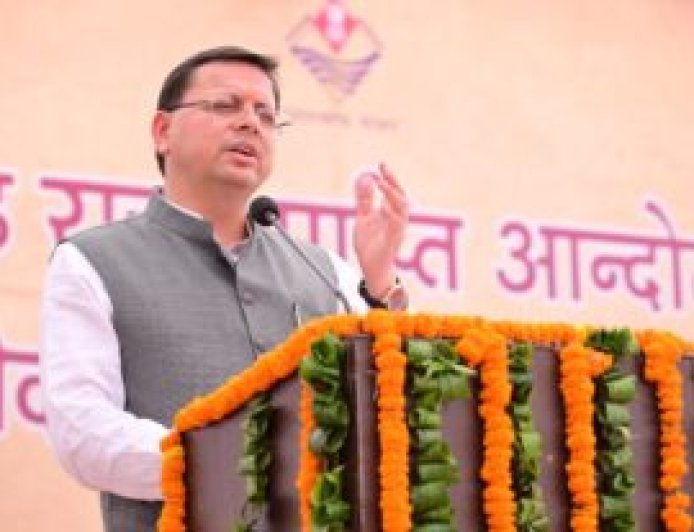 ऋषिकेश में उज्जैन एक्सप्रेस के 3 डिब्बे पटरी से उतरे, बड़ा हादसा टला