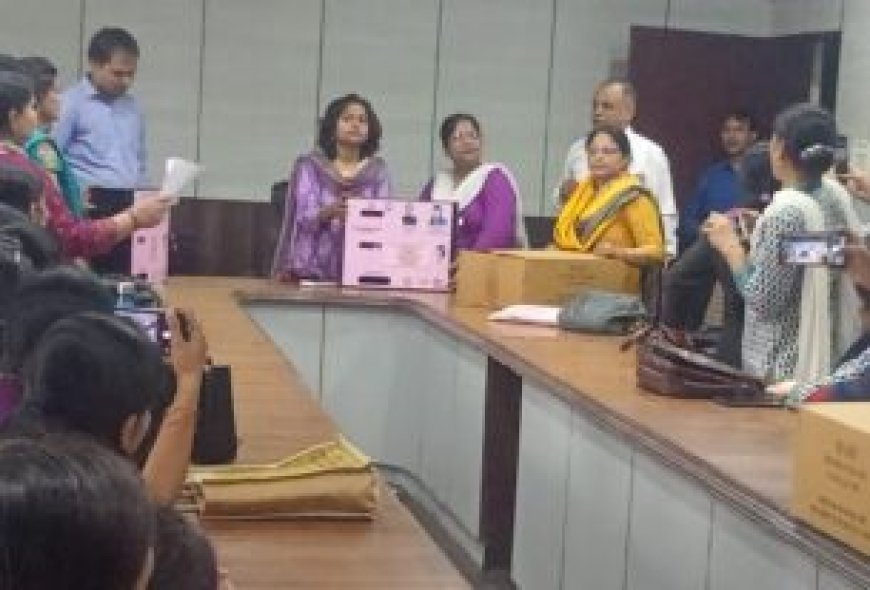 भारत के बच्चों को भोजन के अलावा भी और चीजों की आवश्यकता है