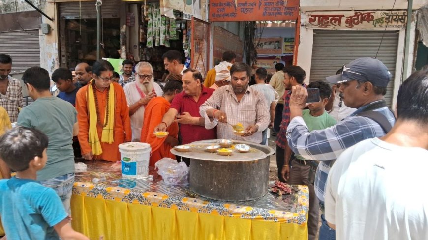 मेरठ में हिंदू महासभा ने मनाई नाथूराम गोडसे की जयंती, 201 किलो का भोग लगाया