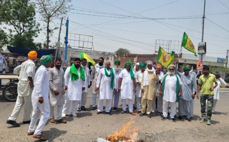 संयुक्त किसान मोर्चा ने किया भारत-अमेरिका व्यापार समझौते का विरोध, पीएम मोदी और राष्ट्रपति डोनाल्ड ट्रम्प के पुतले जलाए