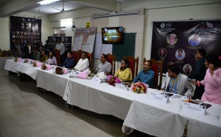 मेरठ मेडिकल कालेज में चिकित्सा स्वास्थ्य एवं चिकित्सा शिक्षा के विषय पर विचार गोष्ठी