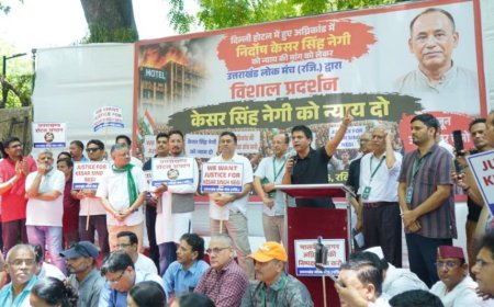 शेफ केशव की रिहाई के लिए जंतर मंतर पर उत्तराखंड के लोगों का प्रदर्शन