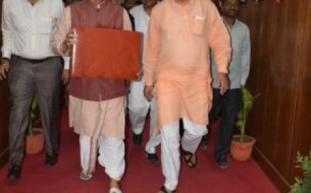पंतनगर में केंद्रीय कृषि मंत्री शिवराज सिंह चौहान ने कृषि विश्वविद्यालय की गतिविधियों का किया निरीक्षण