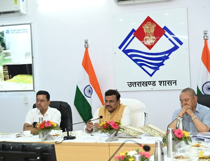 टिहरी के विकास कार्यों पर मुख्य सचिव का सख्त रुख! सड़क, पेयजल और पर्यटन परियोजनाओं में तेजी के निर्देश, अधिकारियों को तय की समयसीमा