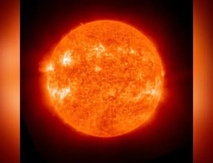 सूर्य की धड़कने बिगाड़ेंगी अंतरिक्ष मौसम का मिजाज, उपग्रहों और हवाई उड़ानों पर भी खतरा
