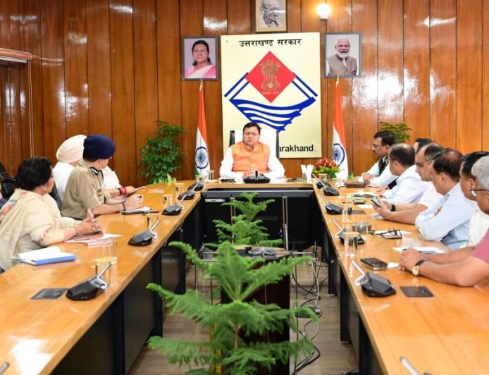 चारधाम एवं हेमकुंट साहिब यात्रा में श्रद्धालुओं की सुविधा सर्वोच्च प्राथमिकता, अफवाहों से बचें – मुख्यमंत्री पुष्कर सिंह धामी
