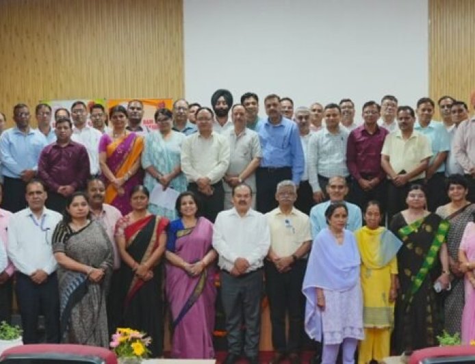 एसजीआरआर स्कूलों को “सेंटर ऑफ एक्सीलेंस” बनाने पर मंथन, 100 से अधिक प्रधानाचार्यों ने किया प्रतिभाग