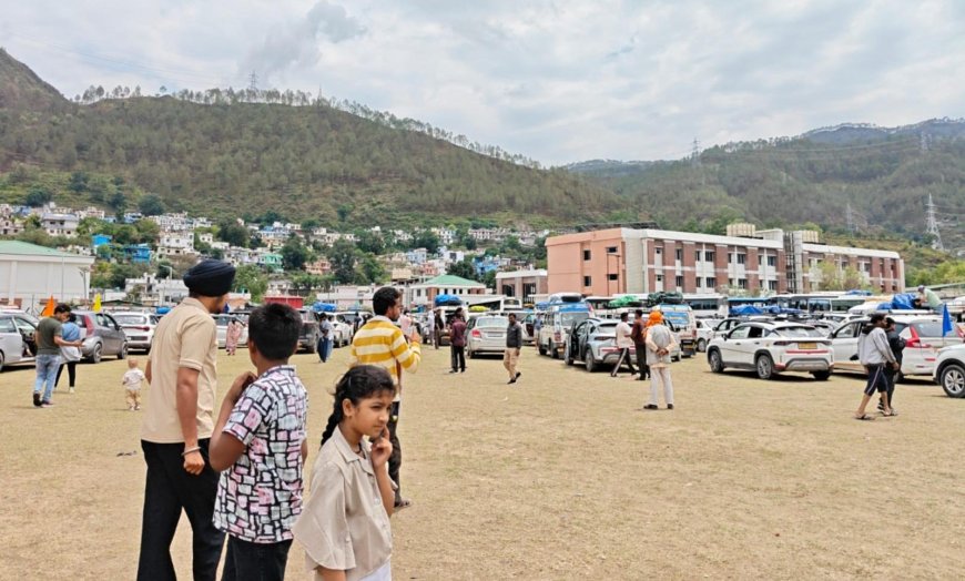 मौसम अलर्ट के बीच यात्रियों की सुरक्षा को प्राथमिकता, श्रीनगर में बनाए गए सुरक्षित होल्डिंग स्थल