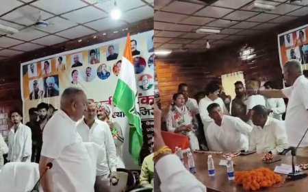 कांग्रेस के कार्यक्रम में साफ दिखी कलह, पार्टी अध्यक्ष के सामने विधायक मयूख महर नाराज होकर कार्यक्रम से निकले
