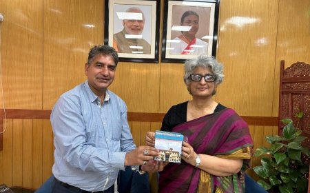 उत्तराखण्ड के संस्कृत शिक्षा सचिव दीपक कुमार ने महानिदेशक डीडी न्यूज़ ममता वर्मा से की शिष्टाचार भेंट, कहा – विश्व को नई दिशा देने की अपार क्षमता रखता है संस्कृत का ज्ञान