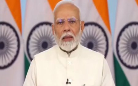 आधी रात को छात्रों के बीच पहुंचा प्रधानमंत्री नरेंद्र मोदी का संदेश, कहा- आपका संघर्ष बेकार नहीं जाएगा, पेपर माफिया पर होगा निर्णायक प्रहार