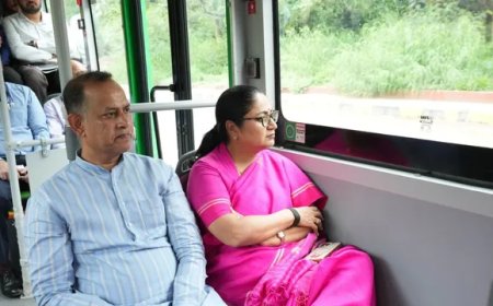 बारिश के बीच DTC बस में निकलीं CM रेखा गुप्ता, जलभराव पर अधिकारियों को फटकार, बोलीं- विकास फाइलों में नहीं, जमीन पर दिखना चाहिए