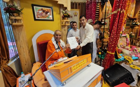 गुरु पूर्णिमा पर संत समाज तक पहुँचा मुख्यमंत्री पुष्कर सिंह धामी का संदेश, प्रदेशभर के आश्रमों एवं मठों में भेंट किए गए स्मृति-उपहार