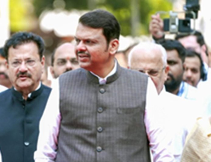 अन्ना हजारे के विरोध के बीच महाराष्ट्र सरकार बैकफुट पर! RTI के नए नियमों पर लगाई रोक, भूख हड़ताल से पहले बड़ा फैसला