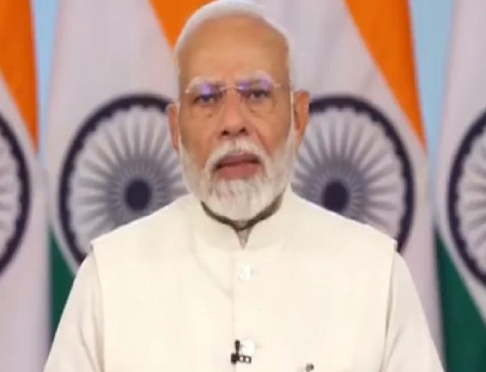 आधी रात को छात्रों के बीच पहुंचा प्रधानमंत्री नरेंद्र मोदी का संदेश, कहा- आपका संघर्ष बेकार नहीं जाएगा, पेपर माफिया पर होगा निर्णायक प्रहार