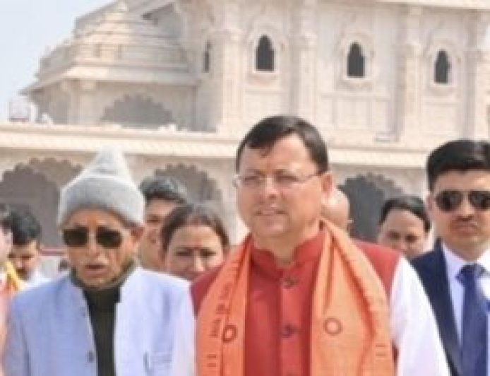 उत्तराखंड में ग्रीन मोबिलिटी को रफ्तार, सीएम धामी ने 11 स्वच्छ ईंधन वाहनों को दिखाई हरी झंडी