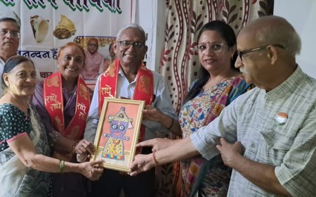 राष्ट्रीय सीप दिवस पर उरई में सजी अनूठी ‘सीप वीथिका’, दुर्लभ सीपियों ने मोहा आगंतुकों का मन