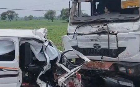 MP: धार में दर्दनाक सड़क हादसा, महाकाल दर्शन से लौट रहे 6 श्रद्धालुओं की मौत; रॉन्ग साइड से आए ट्रॉले ने वैन को मारी टक्कर