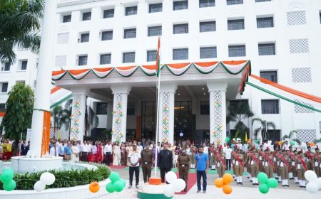 तिरंगे के रंग में रंगा एसजीआरआर विश्वविद्यालय, जोश और जज्बे के साथ मनाया गया 80वां स्वतंत्रता दिवस, छात्र-छात्राओं ने प्रस्तुत किए देशभक्ति से ओत-प्रोत कार्यक्रम