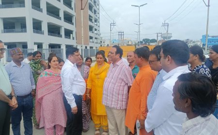 आढ़त बाजार के विकास कार्यों का विधायक विनोद चमोली और एमडीडीए उपाध्यक्ष IAS बंशीधर तिवारी ने किया स्थलीय निरीक्षण, नवीन आढ़त बाजार का निर्माण पूरा, व्यापारियों को जल्द मिलेगा लाभ