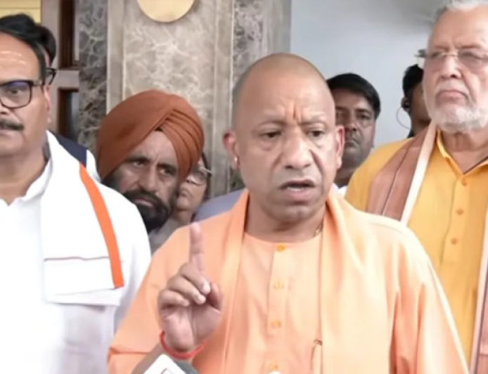 UP विधानसभा में 59,019 करोड़ रुपये का अनुपूरक बजट पेश, हंगामे पर CM योगी का विपक्ष पर तीखा हमला