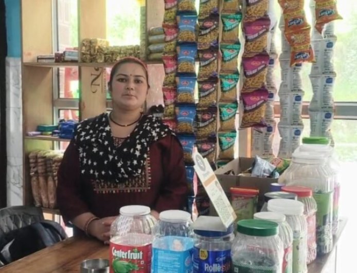 रीप परियोजना से बदली रश्मि देवी की तकदीर, गांव का छोटा रेस्टोरेंट बना आत्मनिर्भरता की मिसाल