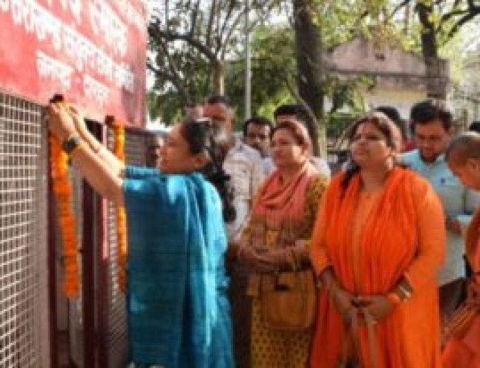 CM धामी ने किया नंदा की चौकी पुल एप्रोच रोड का निरीक्षण, निर्माण के 16 दिन बाद ही गई थी टूट