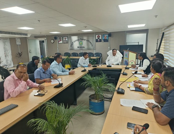 एमडीडीए उपाध्यक्ष बंशीधर तिवारी ने आईएसबीटी के कायाकल्प को दी रफ्तार, किराये का होगा पुनर्निर्धारण; यात्री सुविधाएं और सुरक्षा होंगी बेहतर
