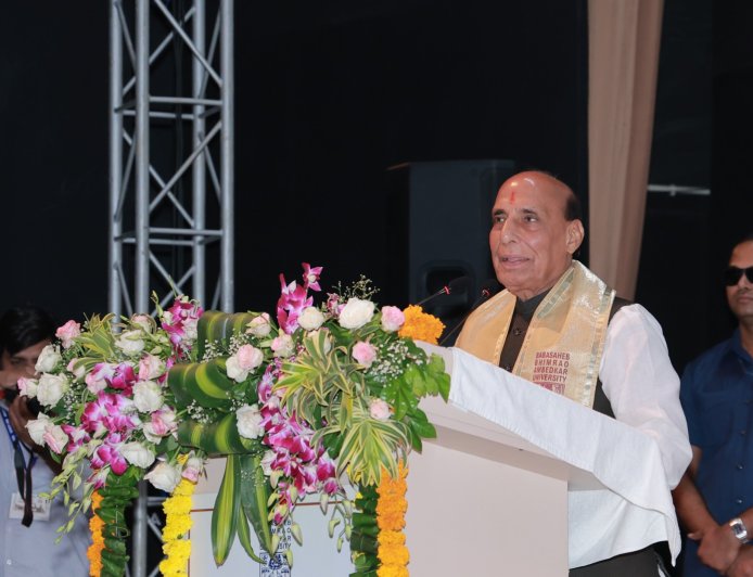 राजनाथ सिंह का बीबीएयू के युवाओं को संदेश, ‘बड़ा लक्ष्य चाहिए तो सोच का दायरा भी बड़ा रखिए’