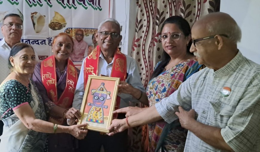 राष्ट्रीय सीप दिवस पर उरई में सजी अनूठी ‘सीप वीथिका’, दुर्लभ सीपियों ने मोहा आगंतुकों का मन