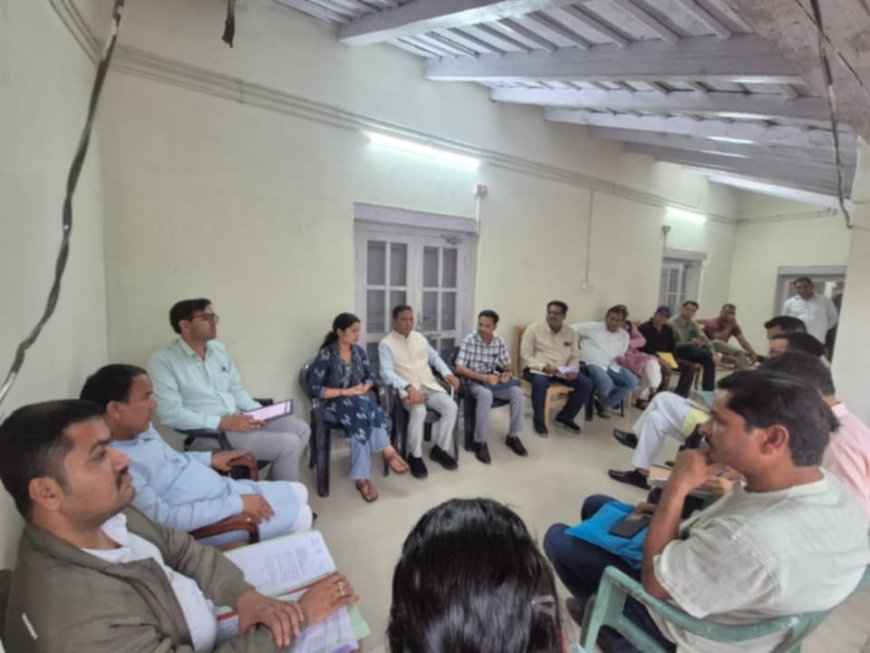 थलीसैंण की सड़कों को लेकर कैबिनेट मंत्री ने की समीक्षा, वन भूमि के लंबित प्रकरण जल्द निपटाने को कहा