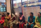 बदरीनाथ एनएच के शराब ठेके पर खूनी विवाद, स्थानीय निवासी पर जानलेवा हमला, धरने पर बैठीं महिलाएं