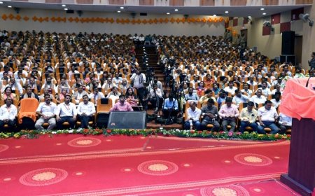विद्यार्थियों में स्किल्स, डिजिटल लिटरेसी और इनोवेशन का एप्रोच विकसित करना जरूरी: योगी